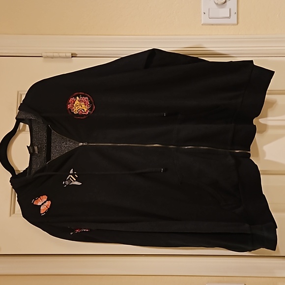 Torrid Black Zipper Hooded Sweatshirt with cute sewn in patches Size 3 - Picture 2 of 8